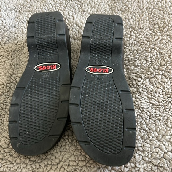 Black Klogs Tooled Leather. Maybe worn twice. - Picture 2 of 4